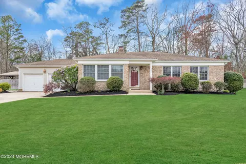 601 Cedar Grove Rd, Toms River, NJ 08753
