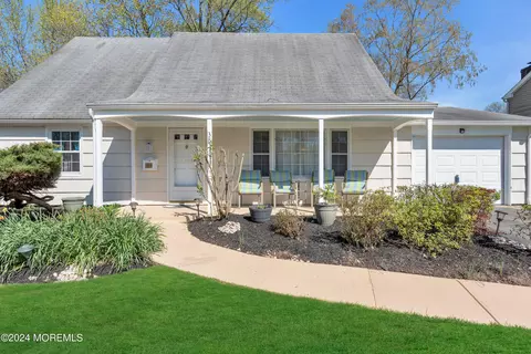38 Fordham Dr, Aberdeen, NJ 07747