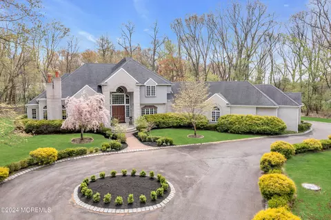 3 Walnut Grv, Colts Neck, NJ 07722