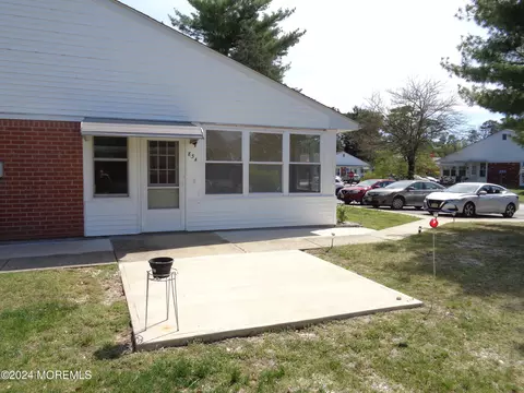 83 A Belhaven Ct, Whiting, NJ 08759