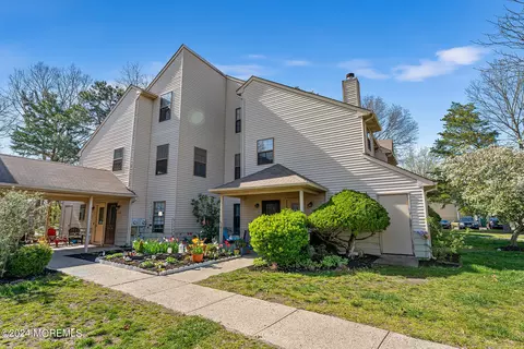 1109 Bluebell Dr, Jackson, NJ 08527