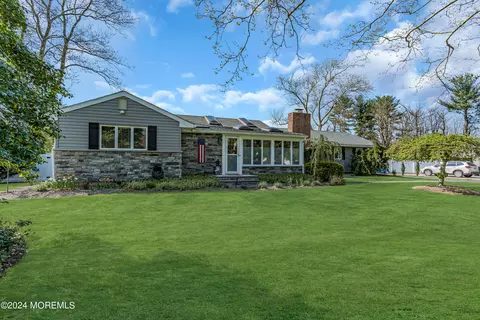 42 Leland Ter, Tinton Falls, NJ 07724