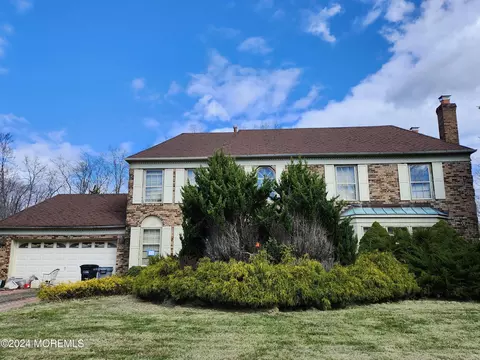 4 Homestead Cir, Marlboro, NJ 07746