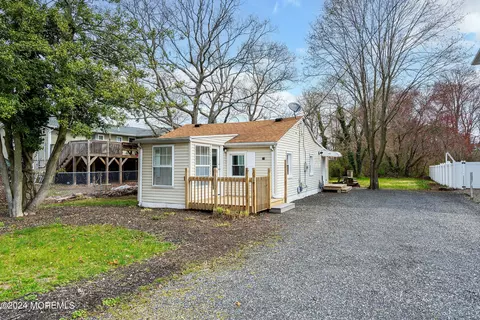 Exterior - 21 Bark Rd, Brick, NJ 08723 photo 2 of 5