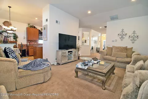 Living - 27 Pancoast Rd, Waretown, NJ 08758 photo 4 of 5