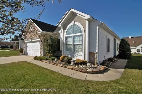 Exterior - 27 Pancoast Rd, Waretown, NJ 08758 photo 2 of 7
