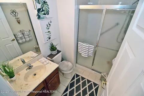 Bath - 27 Pancoast Rd, Waretown, NJ 08758 photo 6 of 6