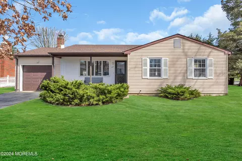 229 Dogwood Ln, Forked River, NJ 08731