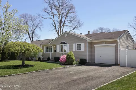 99 Kieser Blvd, Brick, NJ 08724