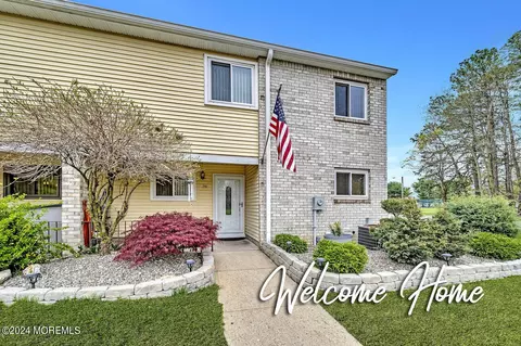 28 Front Ct, Old Bridge, NJ 08857