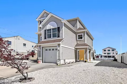 109 E Potomac Dr, Little Egg Harbor, NJ 08087