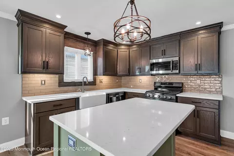Kitchen - 9 Sabinas St, Berkeley, NJ 08721 photo 6 of 11