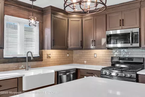 Kitchen - 9 Sabinas St, Berkeley, NJ 08721 photo 10 of 11