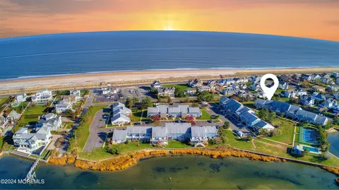 100 Seaview Ave #1-10A, Monmouth Beach, NJ 07750
