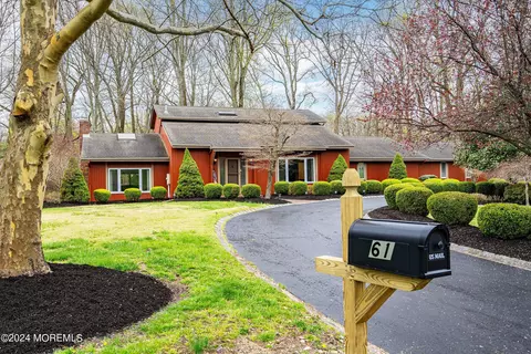 61 Centerville Rd, Holmdel, NJ 07733