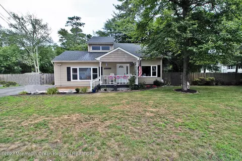 831 Deguise St, Lanoka Harbor, NJ 08734