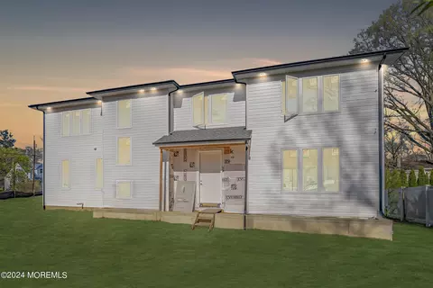 175 Ampere Ave, Oakhurst, NJ 07755