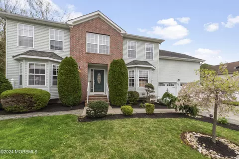 52 Dickerson Ln, Old Bridge, NJ 08857