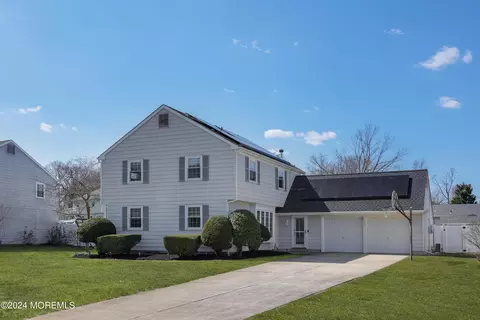 108 Ridge Dr, Toms River, NJ 08753