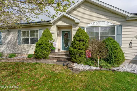 1641 1st Ave, Toms River, NJ 08757