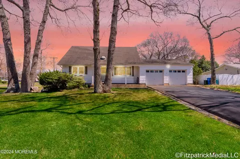 85 Beechtree Dr, Toms River, NJ 08753