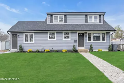 118 Hoover Dr, Brick, NJ 08724