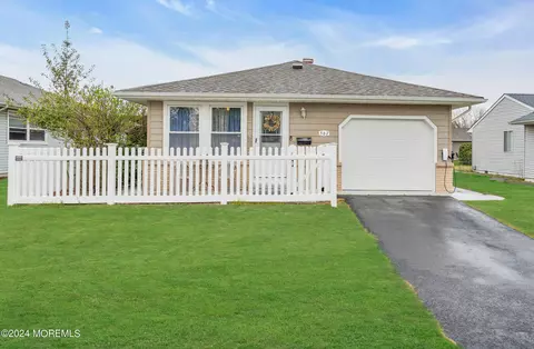 567 Jamaica Blvd, Toms River, NJ 08757