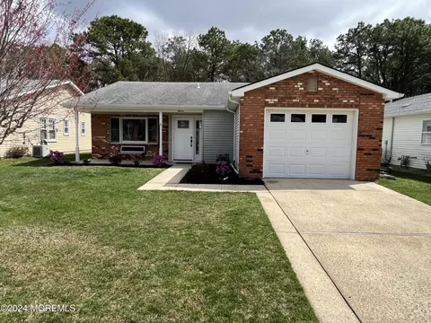 11 Yorkwood Dr, Brick, NJ 08723