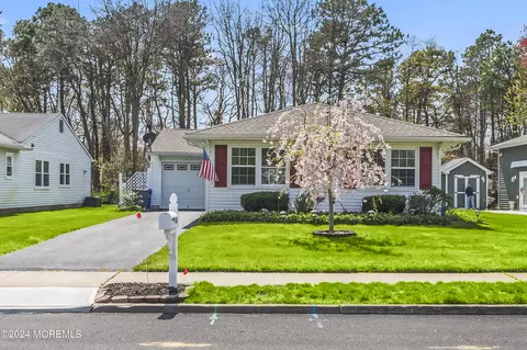185 Seaview Ave, Brick, NJ 08723