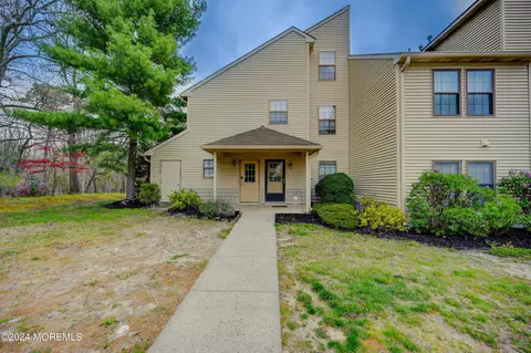 300 Sage Ct, Jackson, NJ 08527