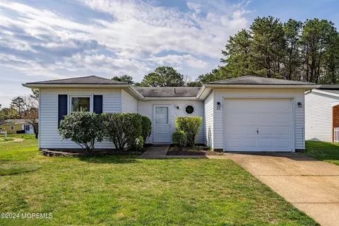 86 Courtshire Dr, Brick, NJ 08723