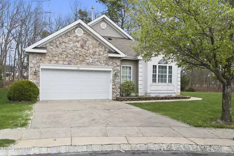 11 Rye Ct, Jackson, NJ 08527