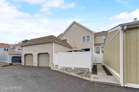 717 Society Hill Blvd, Cherry Hill, NJ 08003
