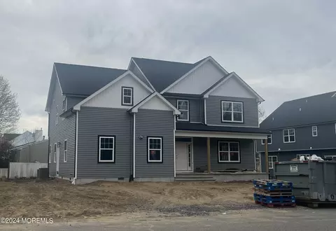 1601 Oakdale St, Toms River, NJ 08757