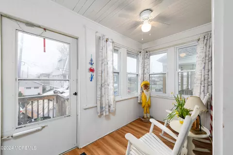 89 Washington Ave, Highlands, NJ 07732