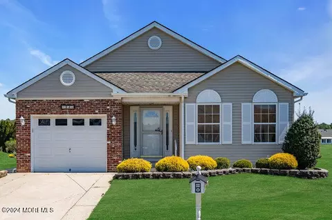 13 Bolton Ct, Toms River, NJ 08757