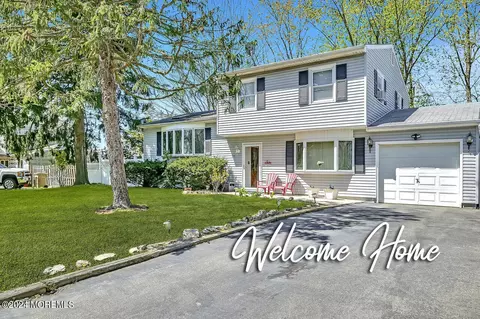 33 Pheasant Dr, Bayville, NJ 08721