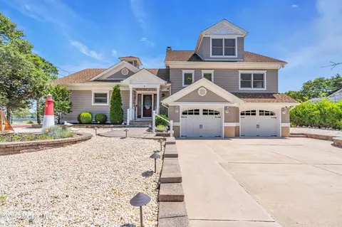 17 Bayview Pl, Bayville, NJ 08721