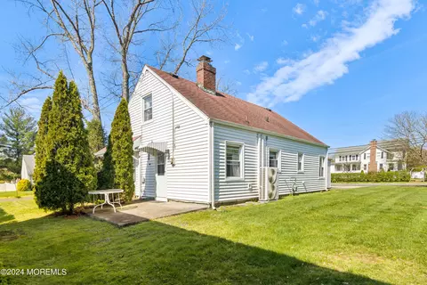 Exterior - 47 Lakeside Dr, Matawan, NJ 07747 photo 6 of 6
