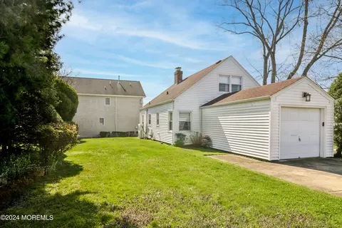 Exterior - 47 Lakeside Dr, Matawan, NJ 07747 photo 5 of 6