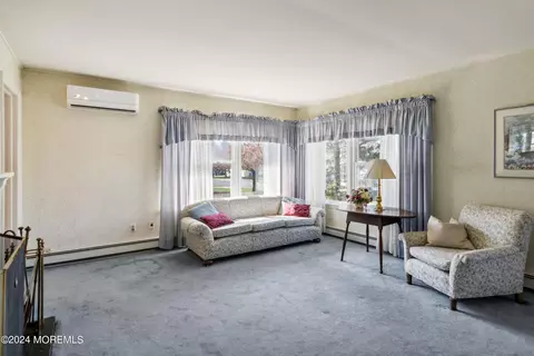 Living - 47 Lakeside Dr, Matawan, NJ 07747 photo 1 of 5