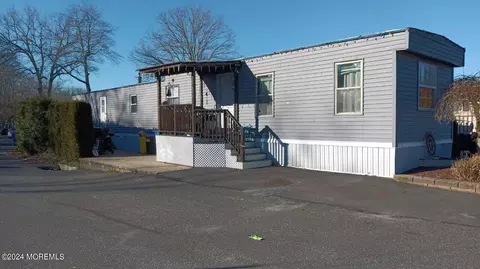 19 Yofon Ln, Jackson, NJ 08527