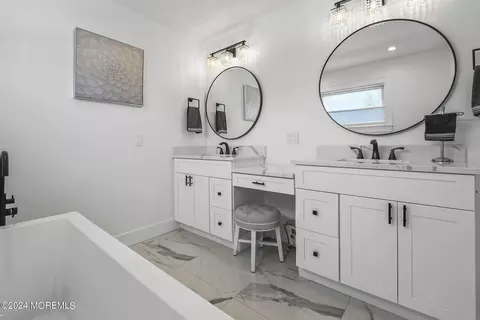 Bath - 414 Melrose Ave, Brielle, NJ 08730 photo 5 of 8