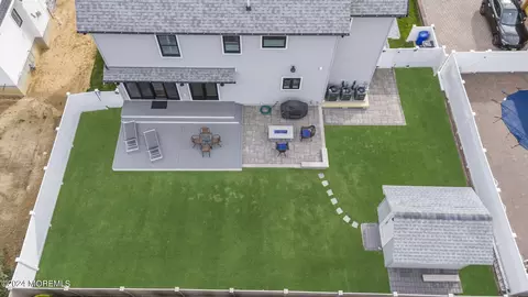Exterior - 414 Melrose Ave, Brielle, NJ 08730 photo 5 of 16