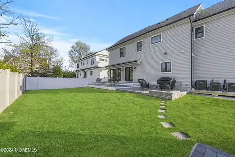 Exterior - 414 Melrose Ave, Brielle, NJ 08730 photo 7 of 16