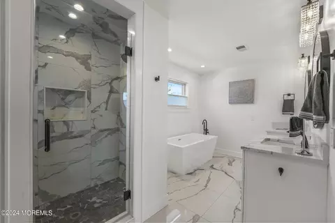 Bath - 414 Melrose Ave, Brielle, NJ 08730 photo 4 of 8
