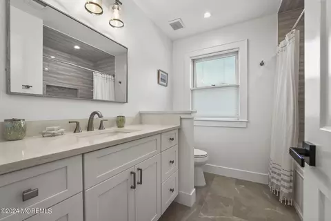 Bath - 414 Melrose Ave, Brielle, NJ 08730 photo 2 of 8