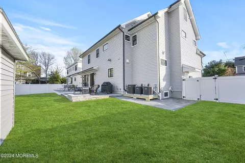 Exterior - 414 Melrose Ave, Brielle, NJ 08730 photo 9 of 16