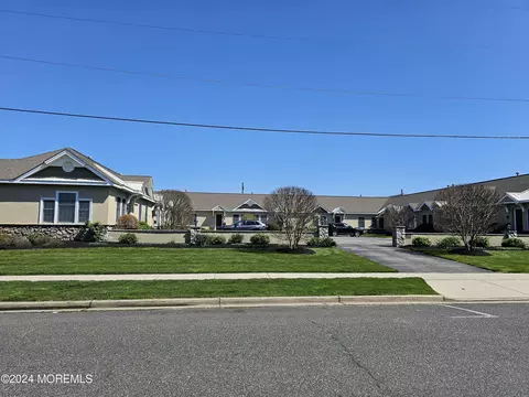 120 10th Ave #4, Belmar, NJ 07719
