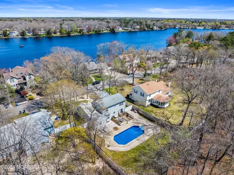 275 S Lakeshore Dr, Manahawkin, NJ 08050